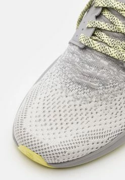 Salomon PREDICT SOC - Chaussures de running neutres Men -Salomon Soldes Magasin 32c0bf055824407bba4d6b381f78c322